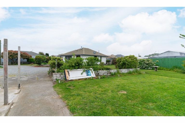 Photo of property in 17 Quebec Place, Wainoni, Christchurch, 8061