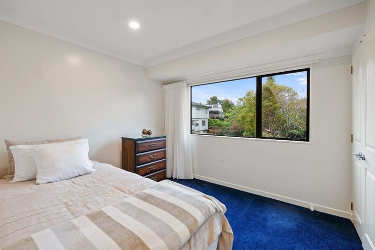 Photo of property in 10 Larsen Place, Merrilands, New Plymouth, 4312