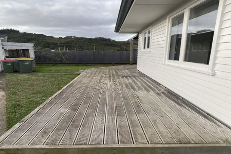 Photo of property in 28 Wetherby Grove, Wainuiomata, Lower Hutt, 5014
