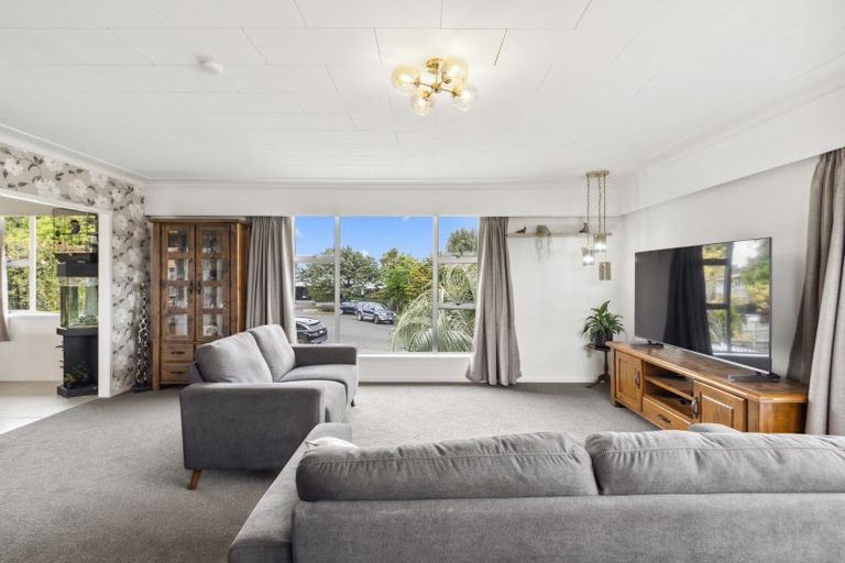 Photo of property in 3 Alf Walker Place, Papakura, 2110