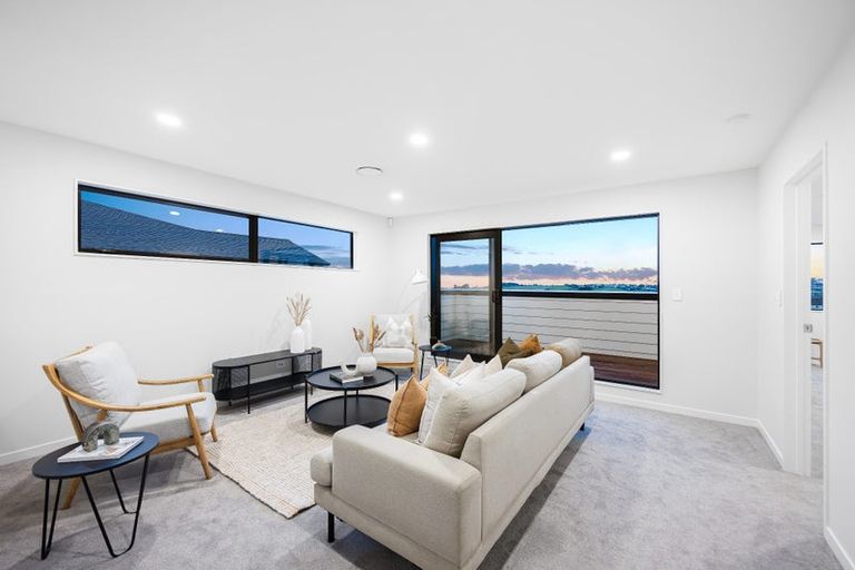 Photo of property in 15 Kumukumu Road, Long Bay, Auckland, 0630