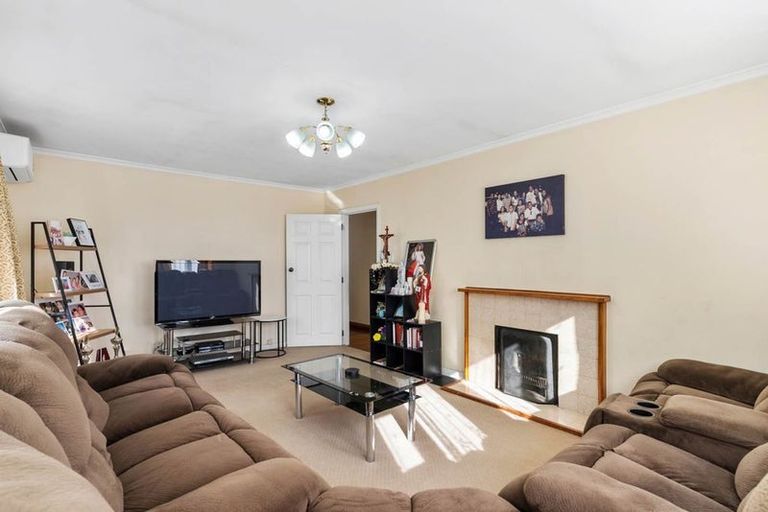 Photo of property in 35 Waipapa Crescent, Otara, Auckland, 2023