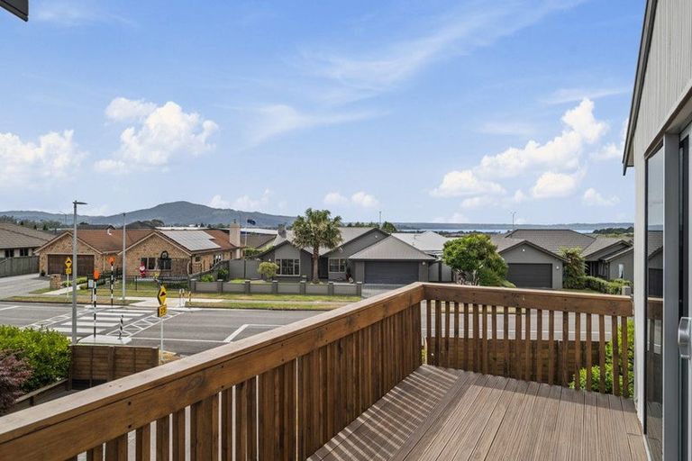 Photo of property in 1 Waitawa Place, Lynmore, Rotorua, 3010