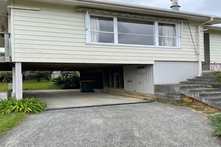 Photo of property in 30 Waverley Avenue, Glenfield, Auckland, 0629