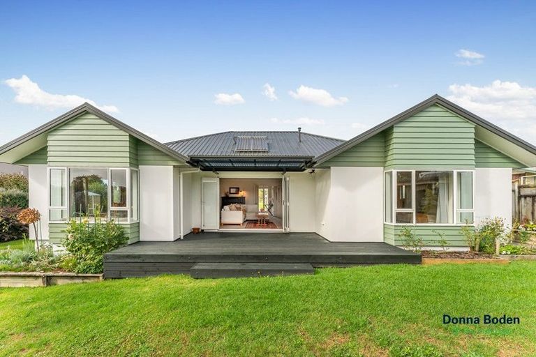 Photo of property in 14 George Crescent, Buckland, Pukekohe, 2677