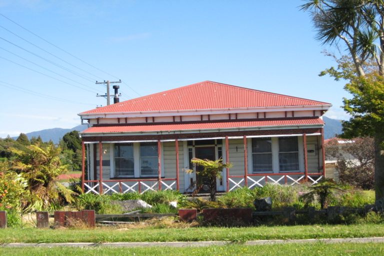 Photo of property in 88 Wakefield Street, Westport, 7825