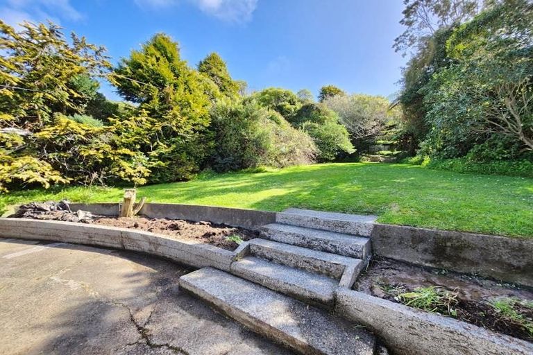 Photo of property in 118 Broderick Road, Johnsonville, Wellington, 6037