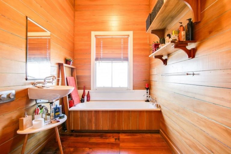 Photo of property in 2 Kipling Avenue, Hospital Hill, Napier, 4110