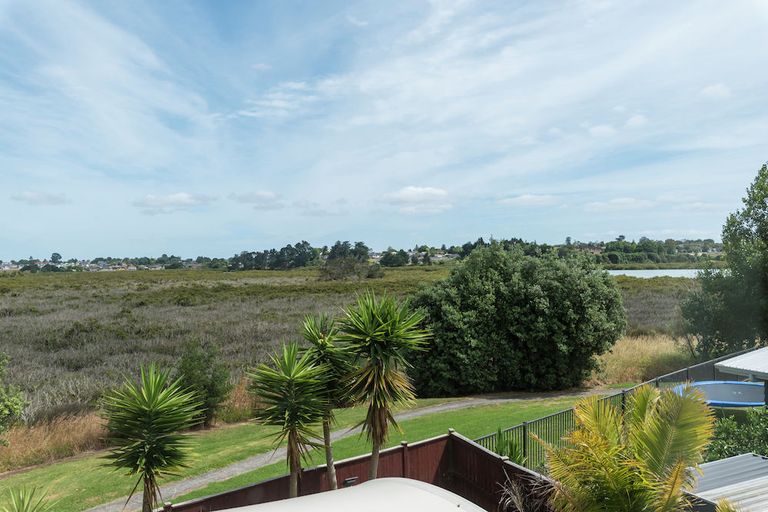 Photo of property in 27 Fergy Crescent, Wattle Downs, Auckland, 2103