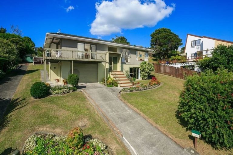 Photo of property in 16 Pemberton Avenue, Bayview, Auckland, 0629