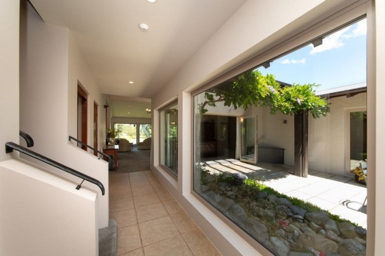 Photo of property in 12 Pastoral Lane, Hokowhitu, Palmerston North, 4410