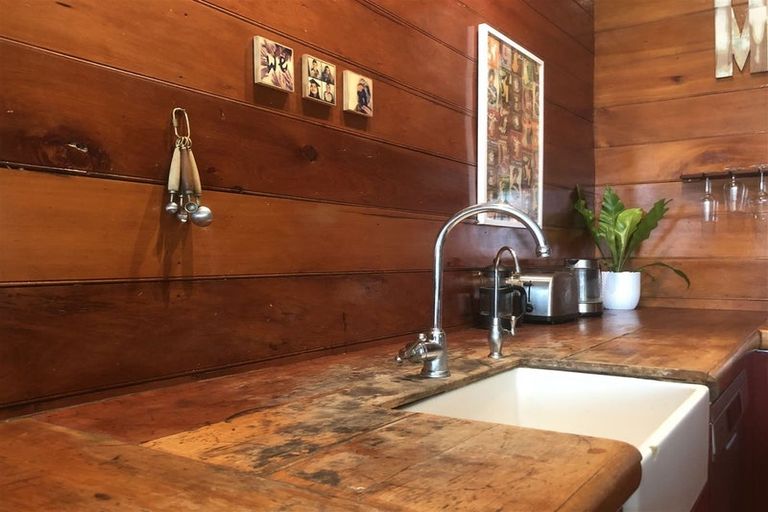 Photo of property in 2269 State Highway 2, Te Hauke, Hastings, 4178