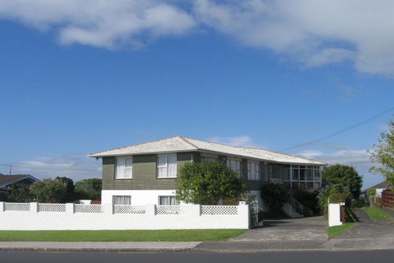 Photo of property in 150 Mokoia Road, Chatswood, Auckland, 0626