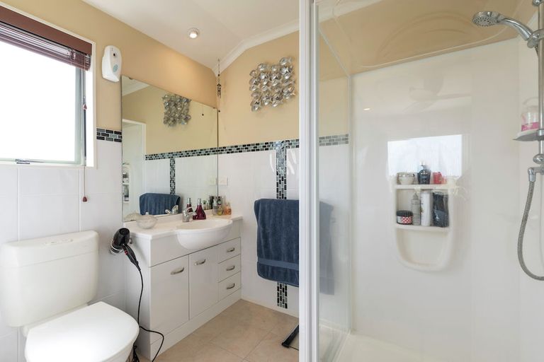 Photo of property in 27 Fergy Crescent, Wattle Downs, Auckland, 2103