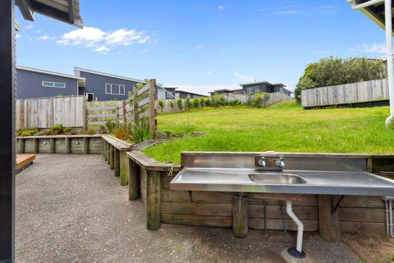 Photo of property in 37 Driftwood Place, Mangawhai Heads, Mangawhai, 0505