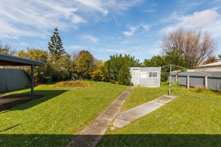Photo of property in 17 Peters Avenue, Cloverlea, Palmerston North, 4412