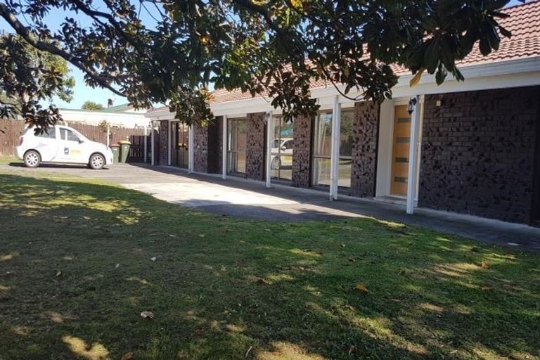 Photo of property in 1/4 Roys Road, Weymouth, Auckland, 2103