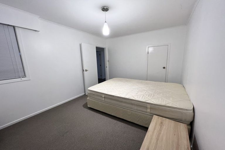 Photo of property in 1/60 Becroft Drive, Forrest Hill, Auckland, 0620