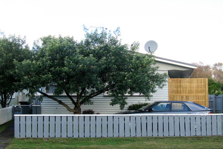 Photo of property in 42 Walton Road, Paraparaumu Beach, Paraparaumu, 5032