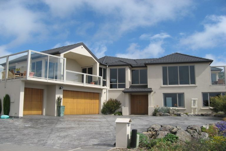 Photo of property in 11 Gazelle Lane, Redcliffs, Christchurch, 8081