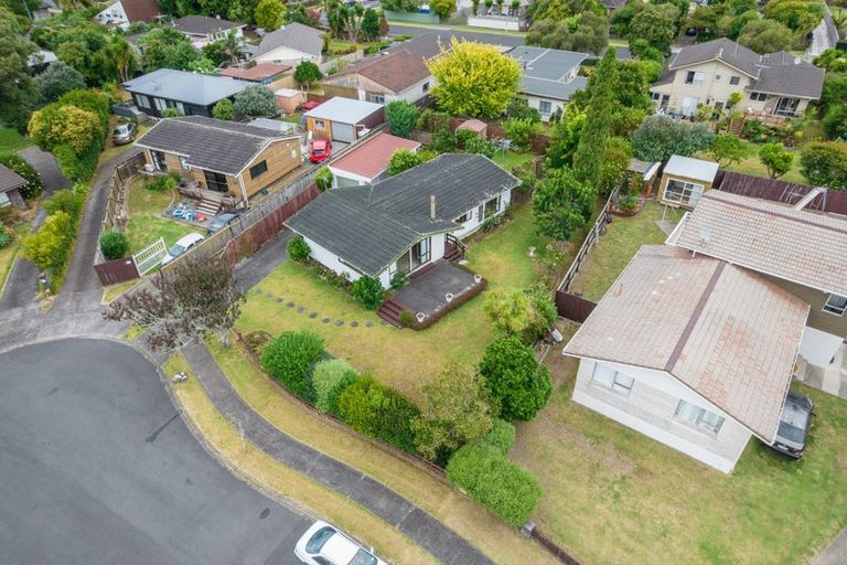 Photo of property in 17 Booker Place, Weymouth, Auckland, 2103