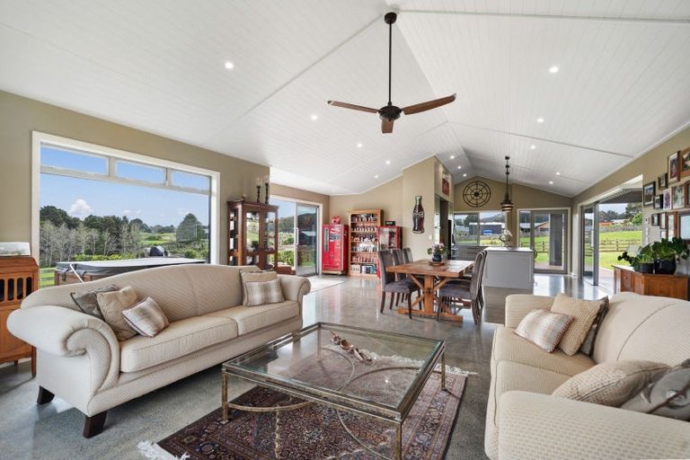 Photo of property in 13 Capstone Place, Te Kamo, Kamo, 0185