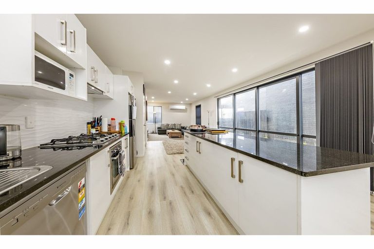 Photo of property in 22 Dignity Street, Papakura, 2110