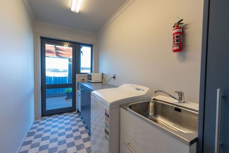 Photo of property in 12 Tawera Place, Te Anau, 9679