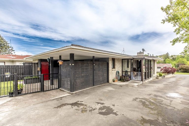 Photo of property in 3 Limbrick Street, Waipawa, 4210