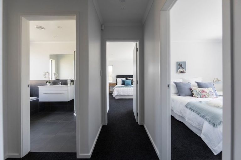 Photo of property in 8 Tawhiti Road, Pukekohe, 2120