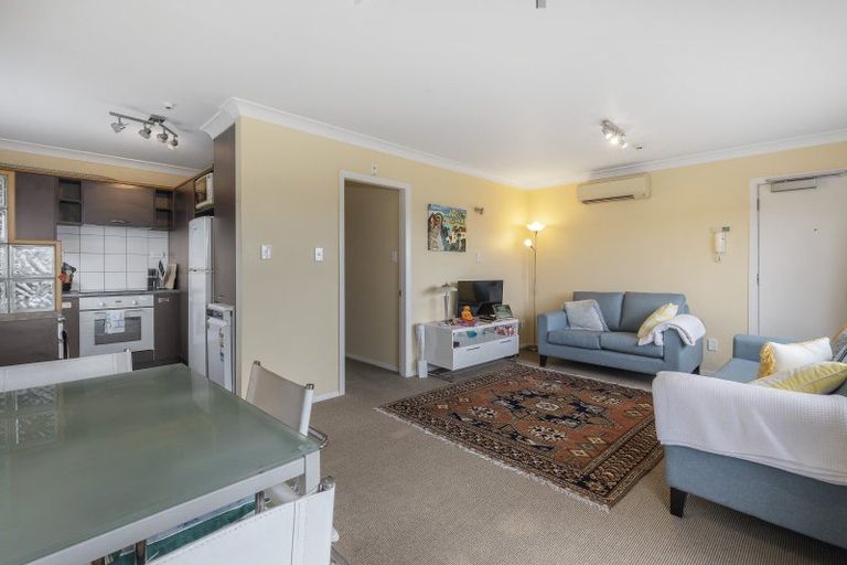 Photo of property in 80 Farnham Street, Mornington, Wellington, 6021