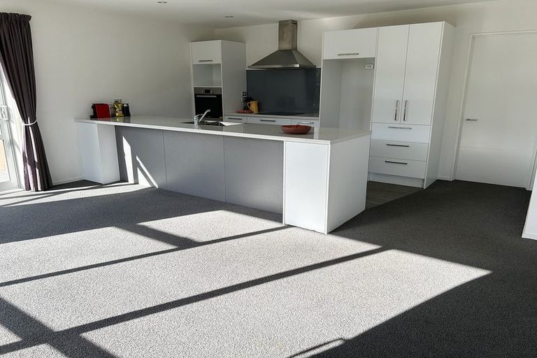 Photo of property in 8 Oakdene Place, Halswell, Christchurch, 8025