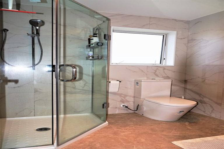 Photo of property in 27 Waterloo Road, Milford, Auckland, 0620