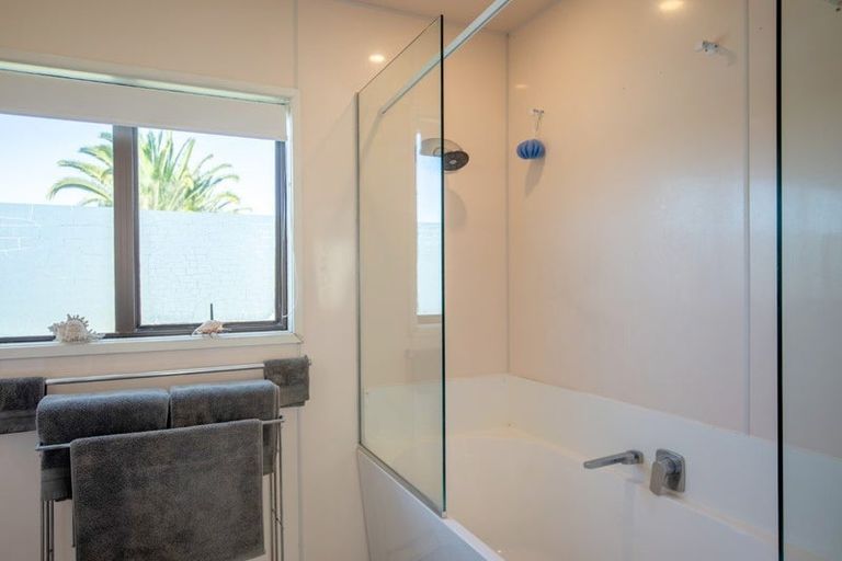 Photo of property in 48 Wainui Road, Raglan, 3225