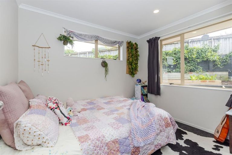 Photo of property in 33 Antrim Place, Nawton, Hamilton, 3200