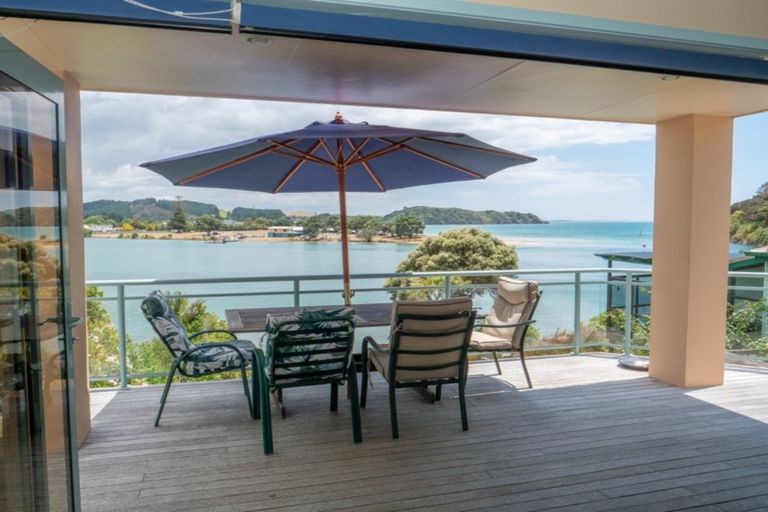 Photo of property in 4 Bush Point Road, Cable Bay, 0420
