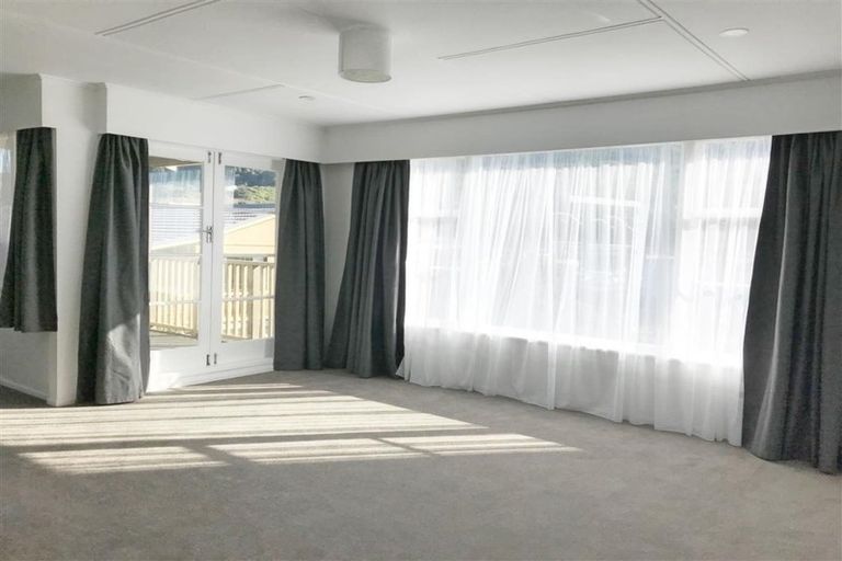 Photo of property in 6 Massey Street, Tawa, Wellington, 5028