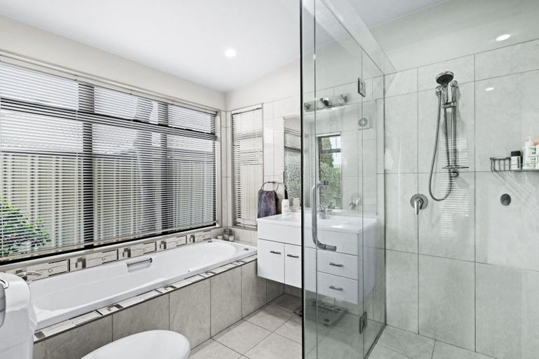 Photo of property in 27 Pinotage Drive, Greenmeadows, Napier, 4112