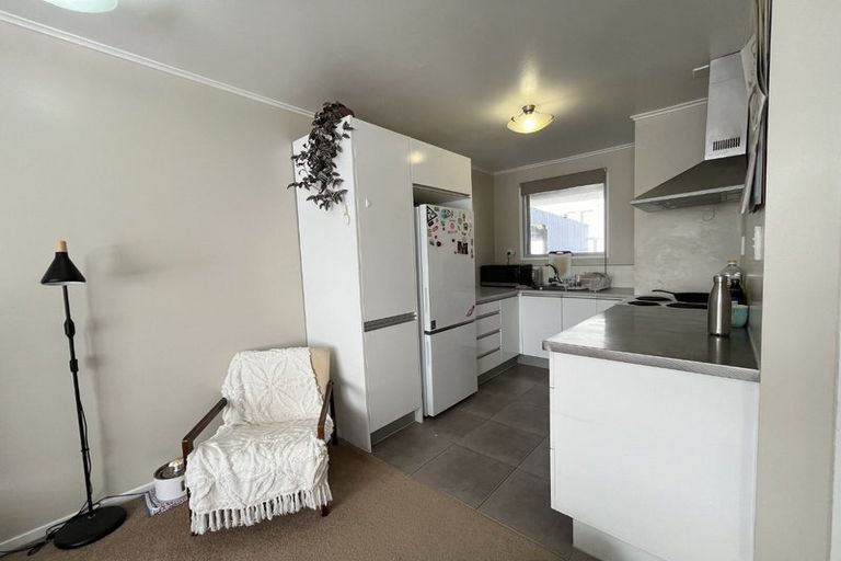 Photo of property in 2/10 Mayville Avenue, New Lynn, Auckland, 0600