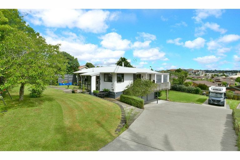 Photo of property in 16 Bay Vista Drive, Red Beach, 0932