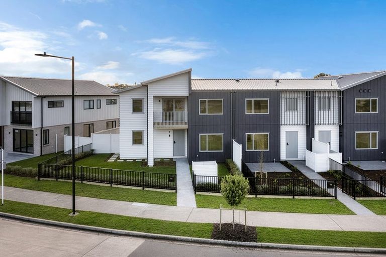 Photo of property in 105 Waituarua Drive, Takanini, Auckland, 2112