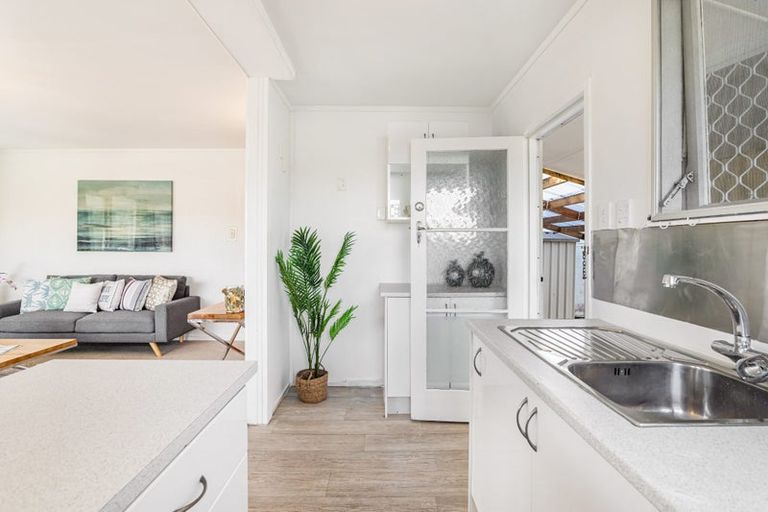Photo of property in 1/137 Centreway Road, Orewa, 0931