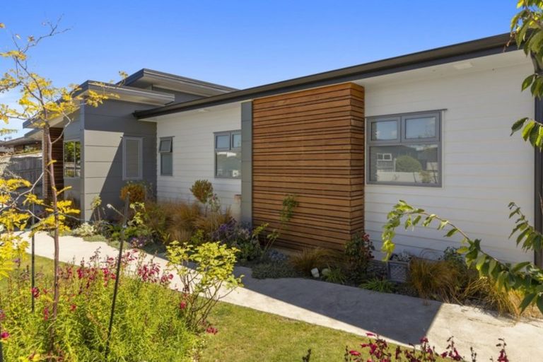 Photo of property in 36 Meadowbank Drive, Belmont, Lower Hutt, 5010