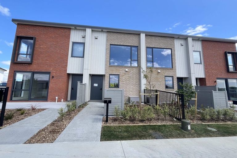 Photo of property in 5 Ngakoro Road, Karaka, Papakura, 2113