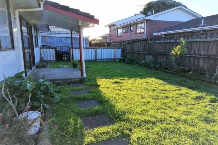 Photo of property in 2/25 Harris Road, Mount Wellington, Auckland, 1051