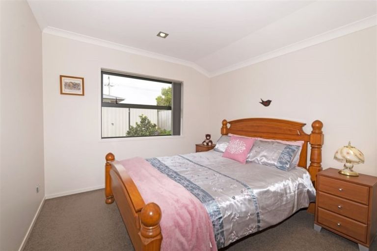 Photo of property in 56a Buscomb Avenue, Henderson, Auckland, 0610