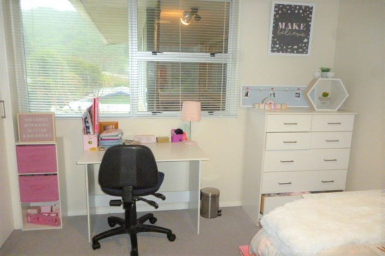 Photo of property in 51 Hampden Street, Picton, 7220