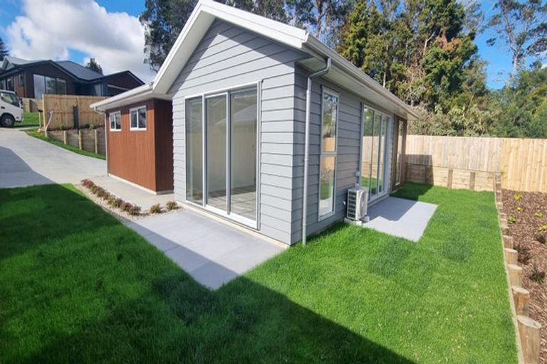 Photo of property in 8 Monterey Rise, Te Kamo, 0112