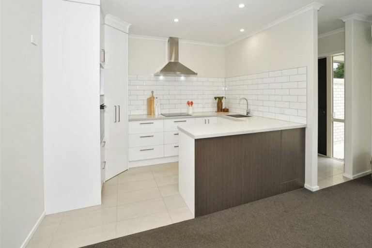 Photo of property in 2 Pryce Place, Silverdale, Hamilton, 3216