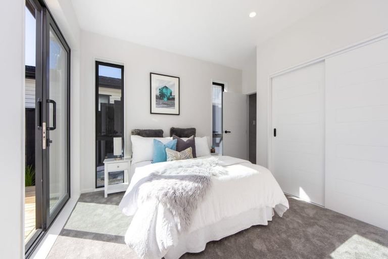 Photo of property in 3a Pendlebury Street, Green Bay, Auckland, 0604